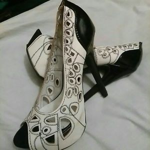 black and white high heel stilettos size8